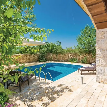 Ferienhaus Gorgeous Home In Gorica With Kitchen