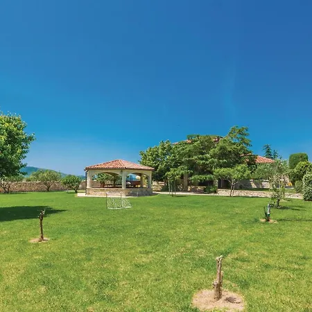 Gorgeous Home In Gorica With Kitchen