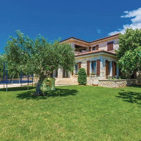 Gorgeous Home In Gorica With Kitchen Ferienhaus