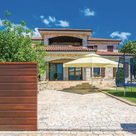 Ferienhaus Gorgeous Home In Gorica With Kitchen *