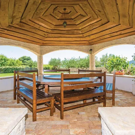 Ferienhaus Gorgeous Home In Gorica With Kitchen *