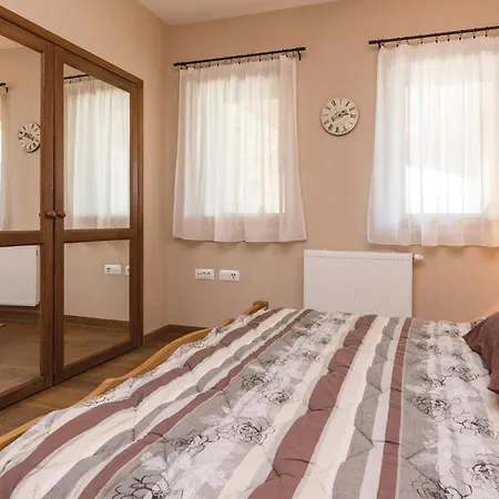 Ferienhaus Gorgeous Home In Gorica With Kitchen