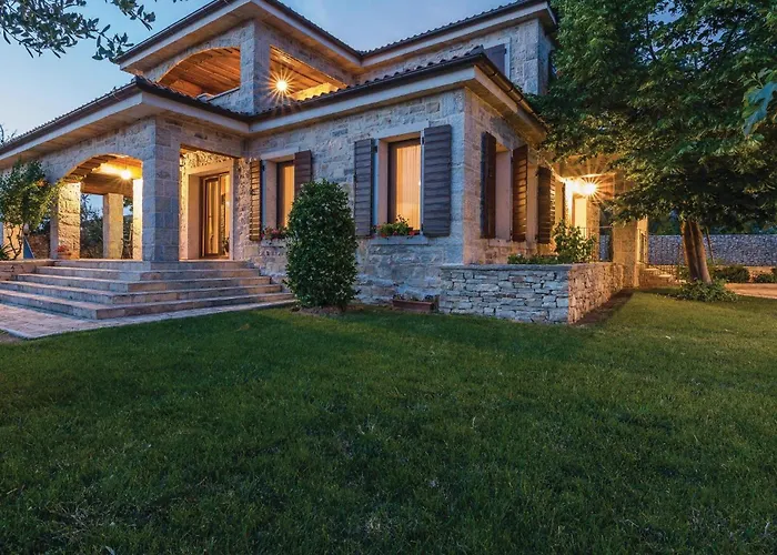 Gorgeous In With Kitchen